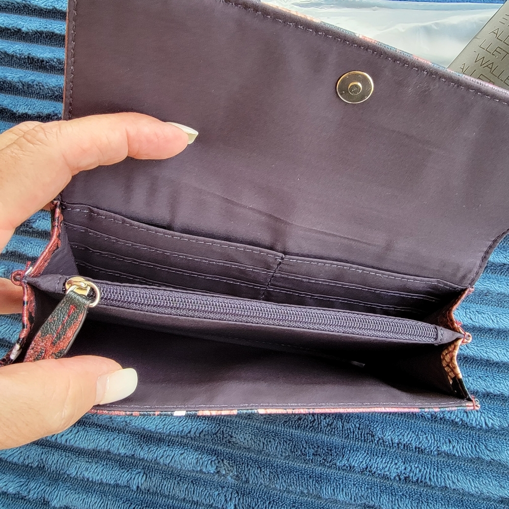 Miche Red Snake Wallet - Picture 4 of 4